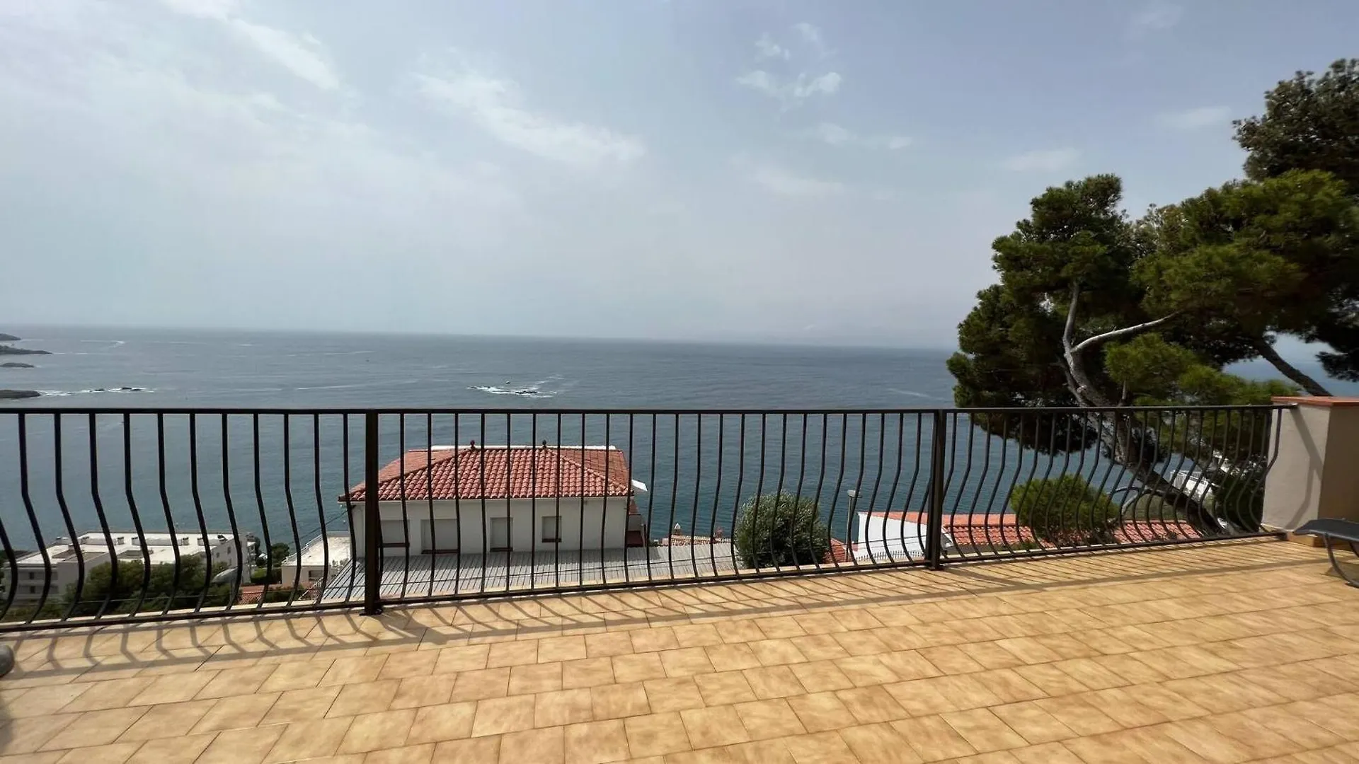 Apartamento En Roses Con Preciosas Vistas Del Mar Ap2 0*,