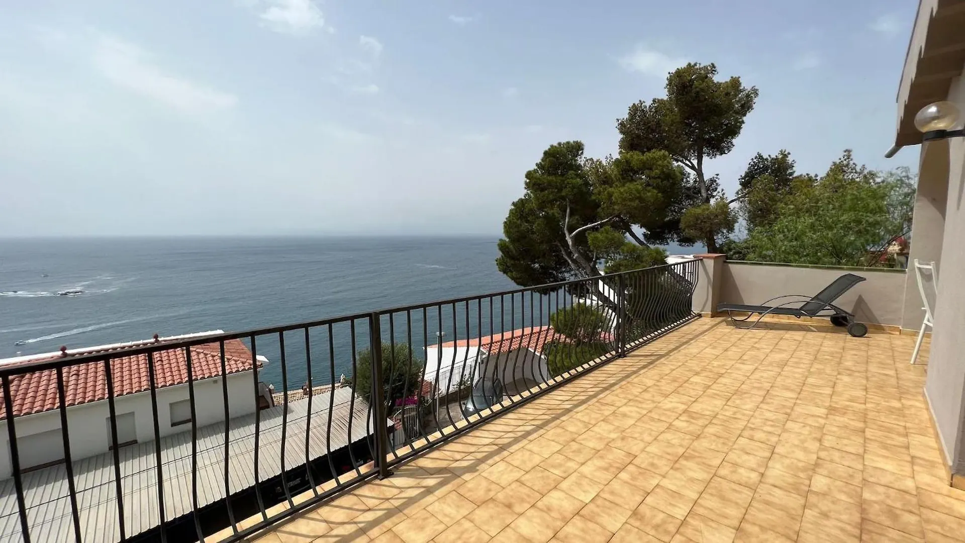 Apartamento En Roses Con Preciosas Vistas Del Mar Ap2 0*,  España